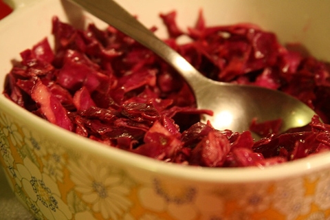 Red cabbage salad